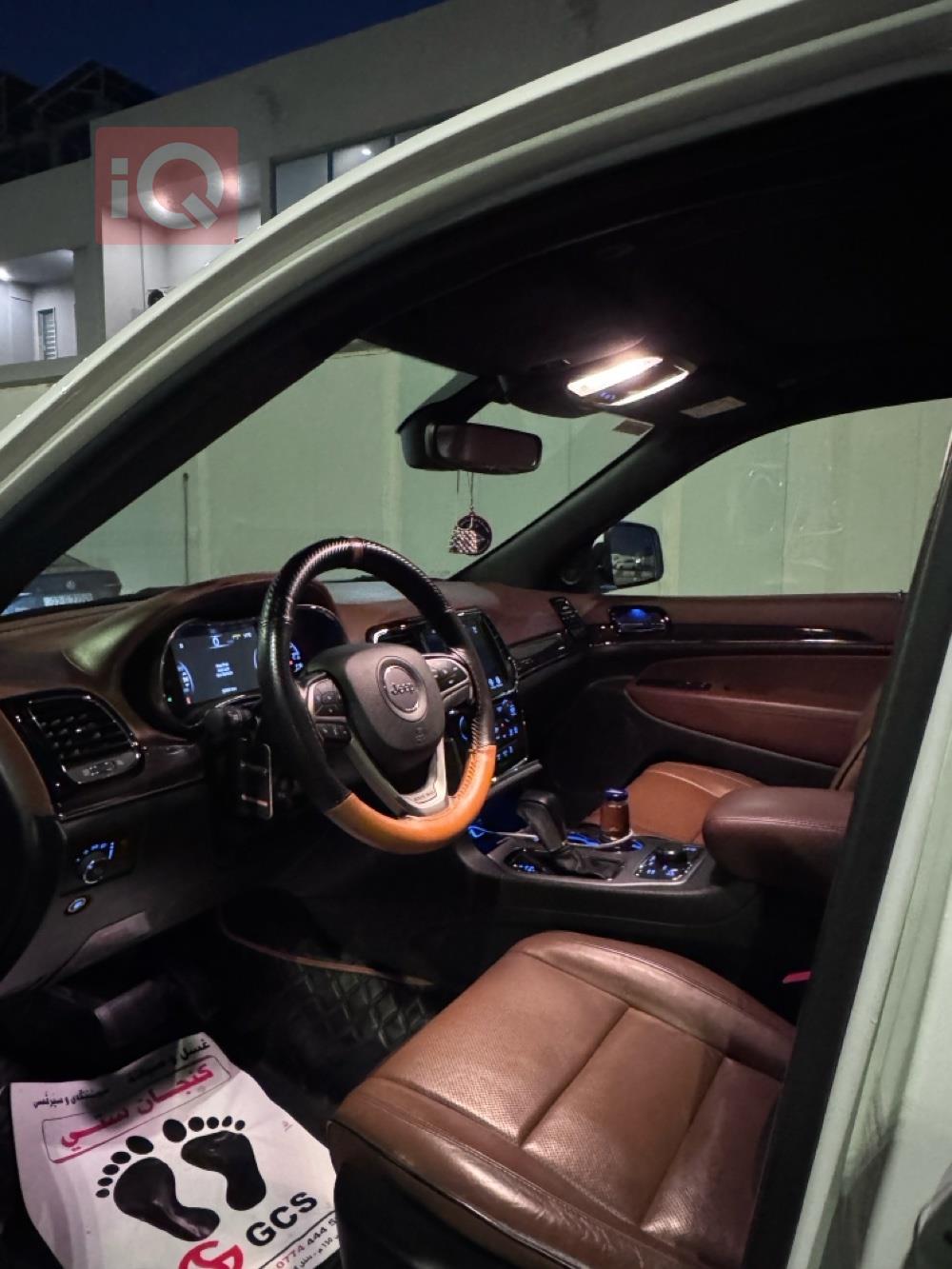 جیپ گراند شیرۆکی